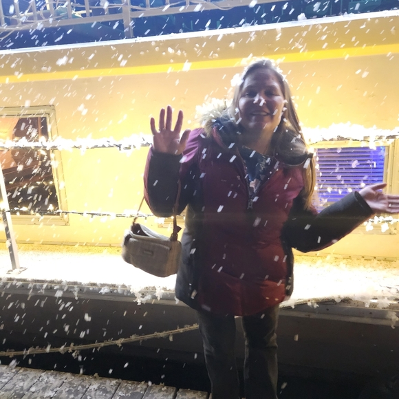 Meet your Posher, Jessica - Picture 2 of 16